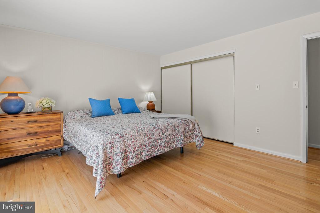 1123 CHINABERRY LANE