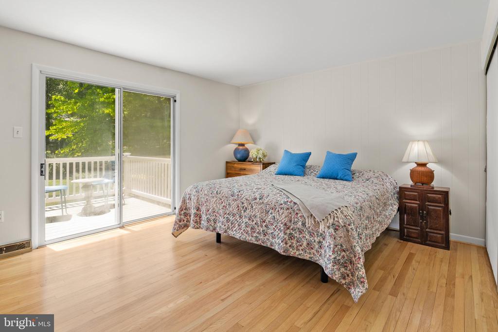 1123 CHINABERRY LANE