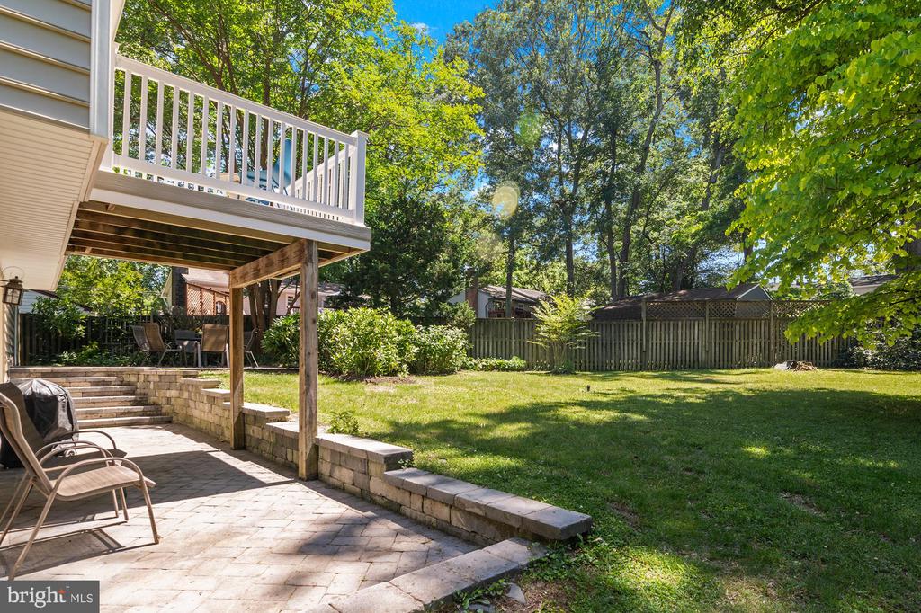 1123 CHINABERRY LANE