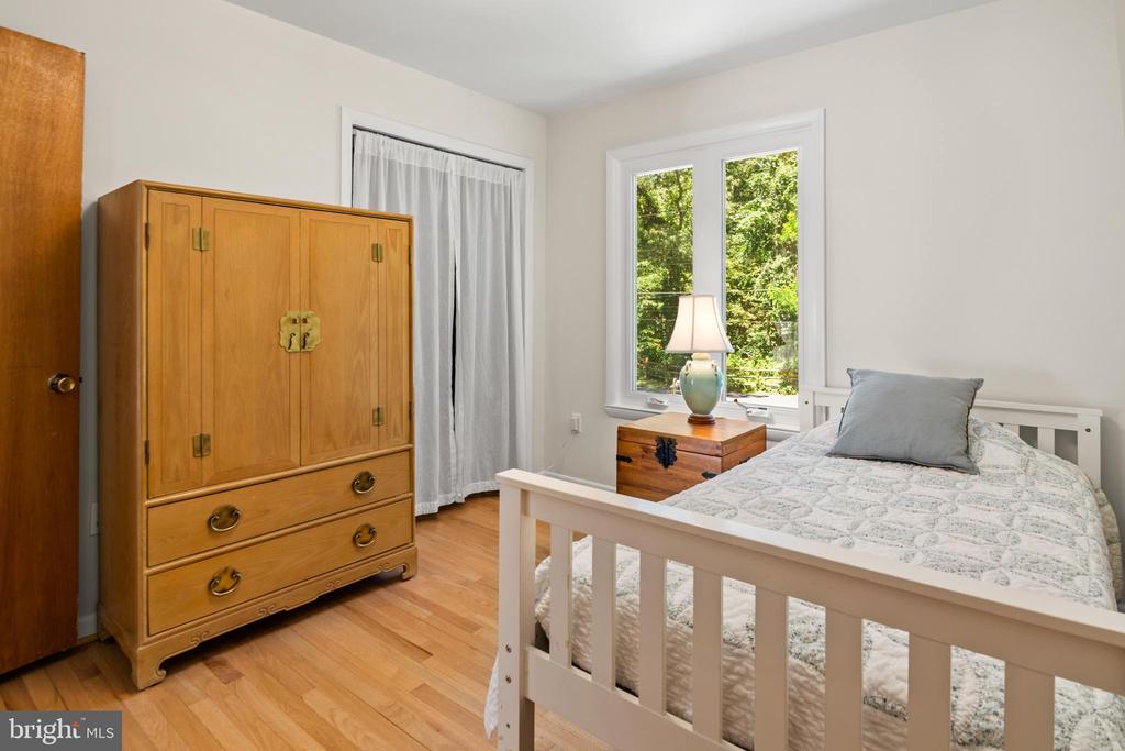 1123 CHINABERRY LANE