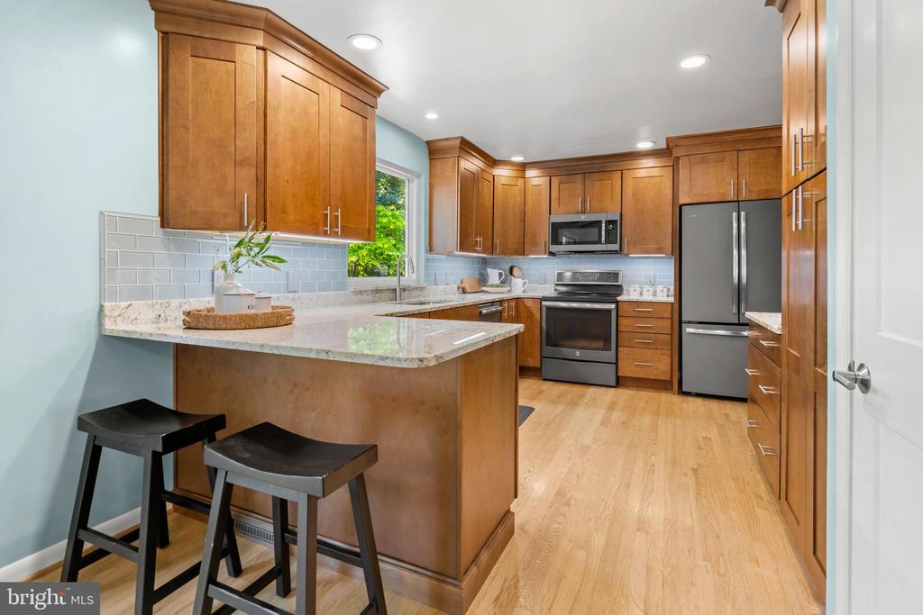 1123 CHINABERRY LANE