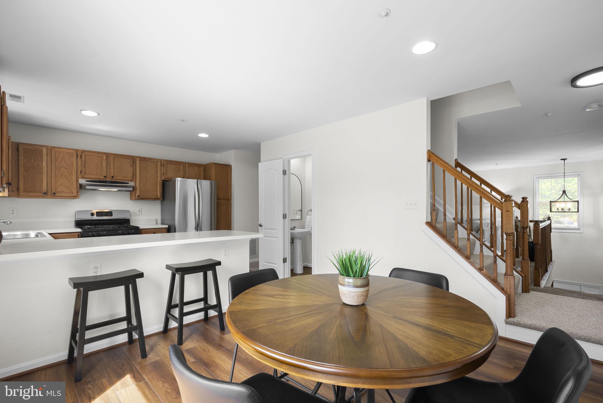 715 MASHIE COURT