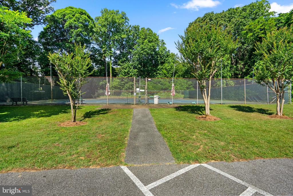 715 MASHIE COURT