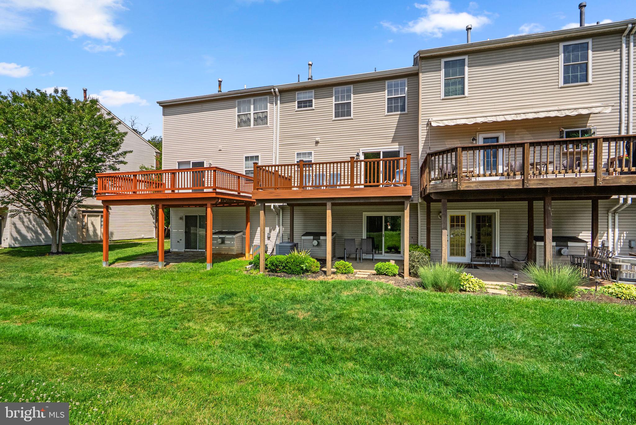 715 MASHIE COURT