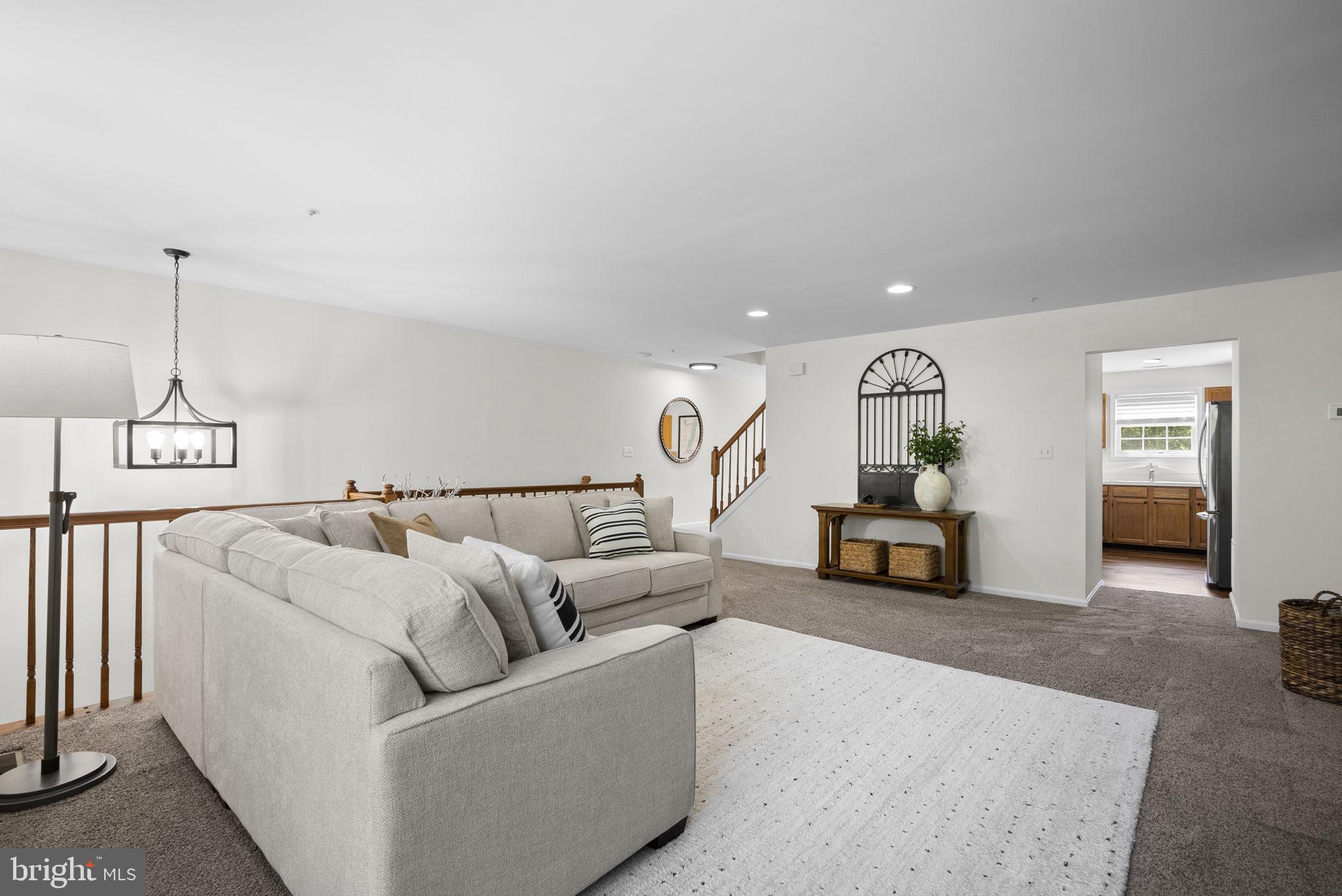 715 MASHIE COURT
