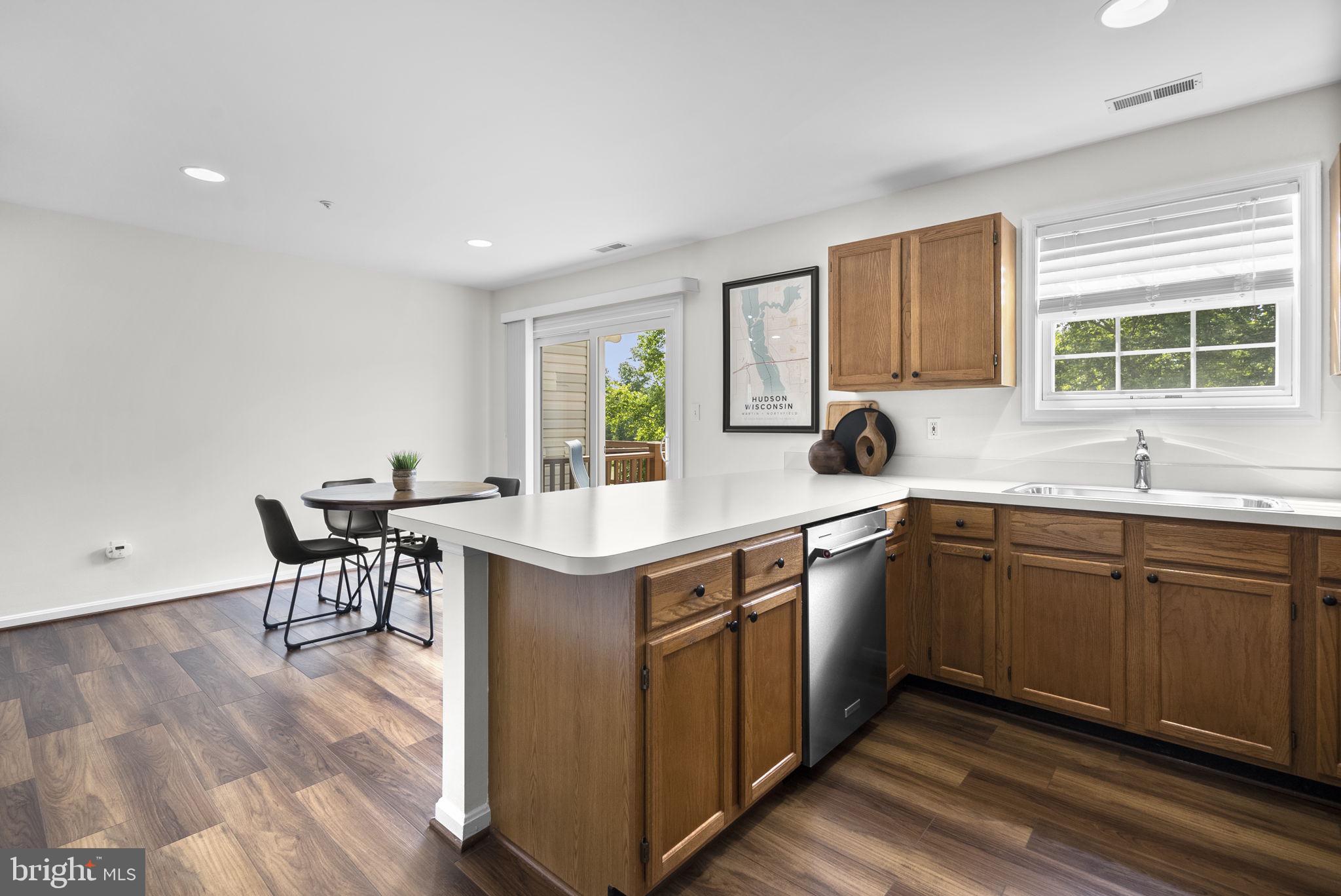 715 MASHIE COURT