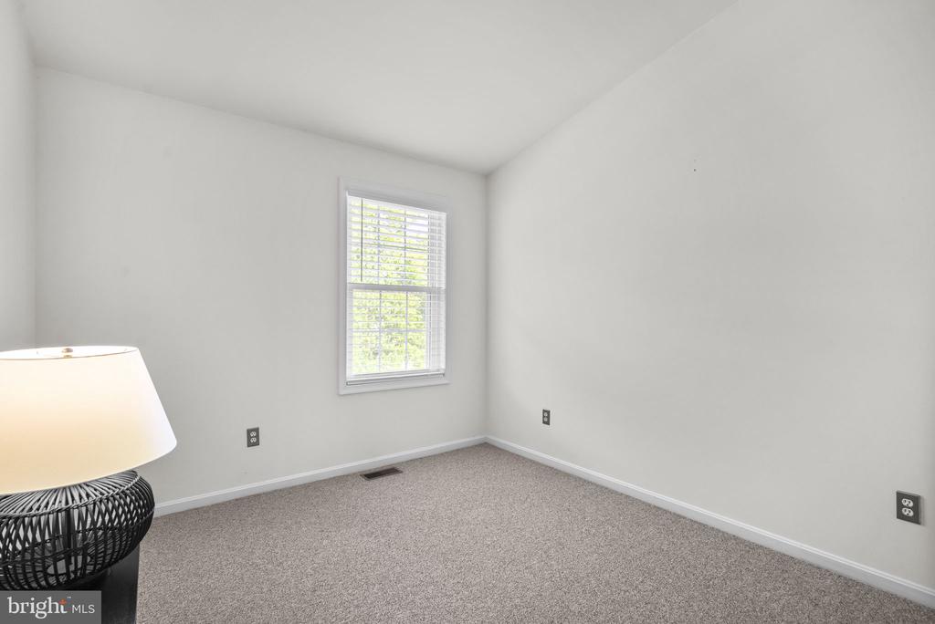 715 MASHIE COURT