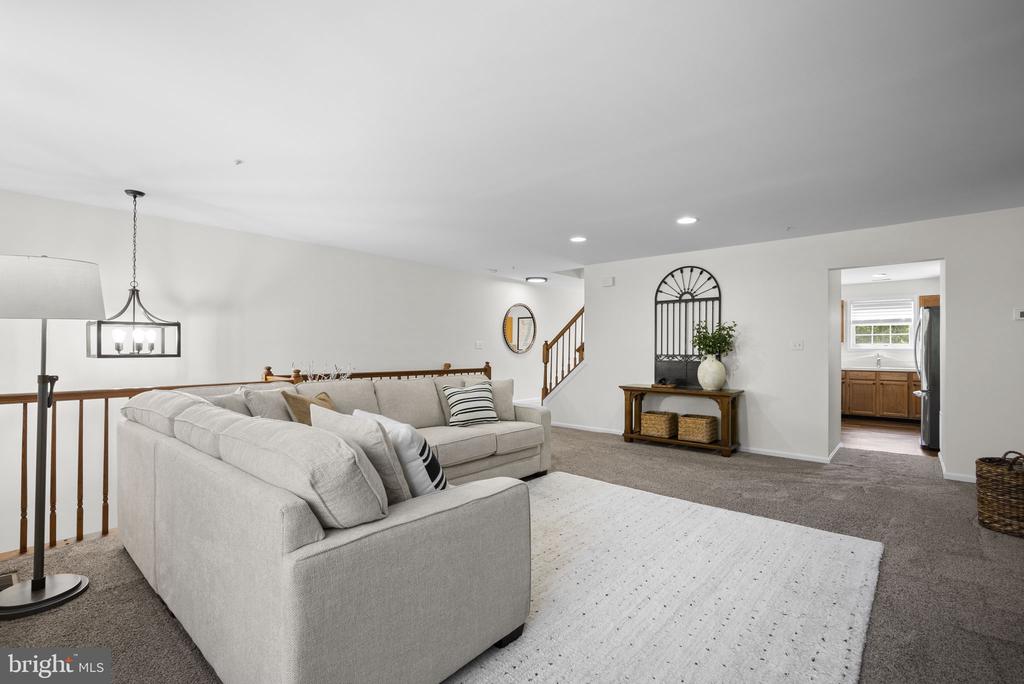 715 MASHIE COURT