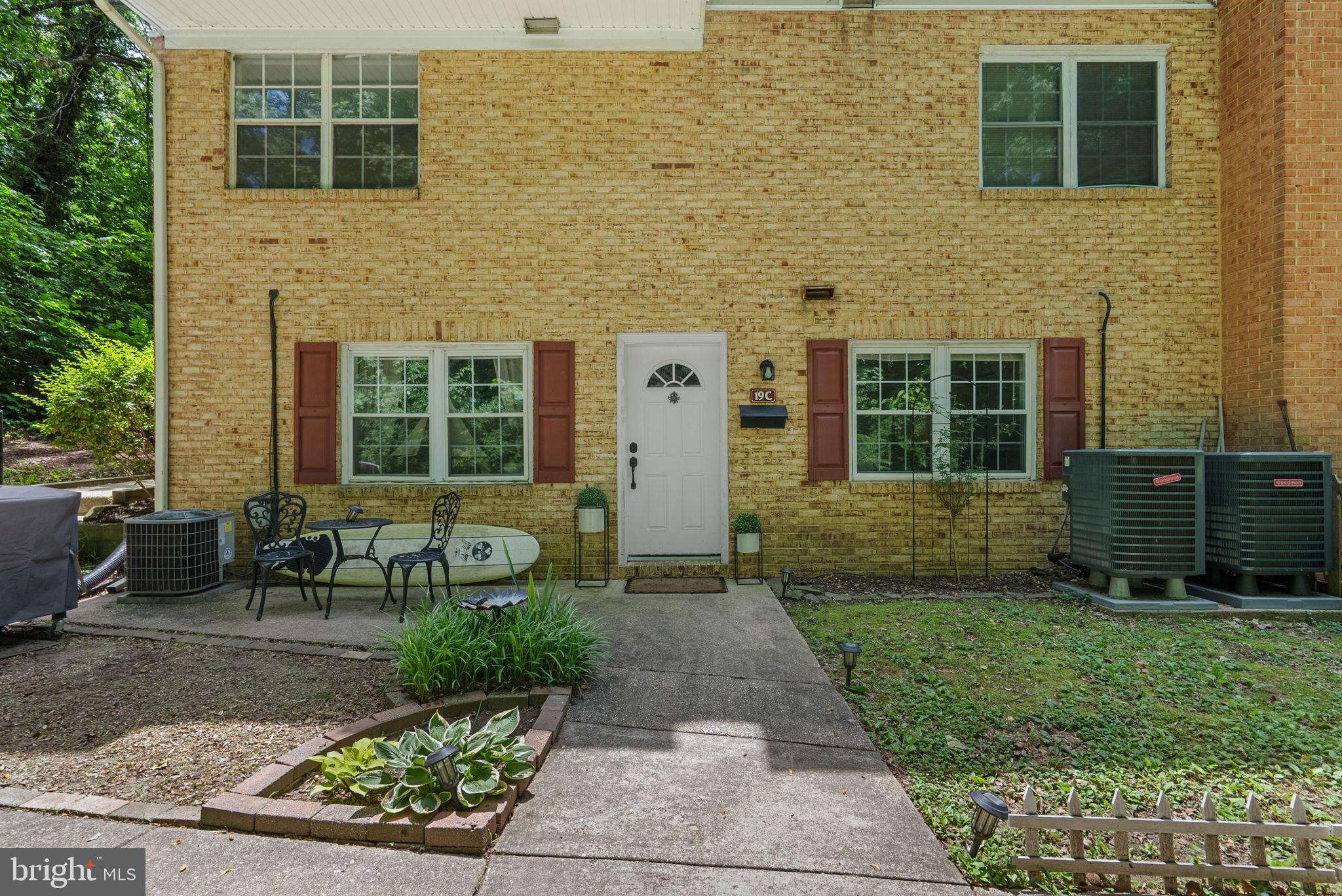19 HERITAGE COURT C