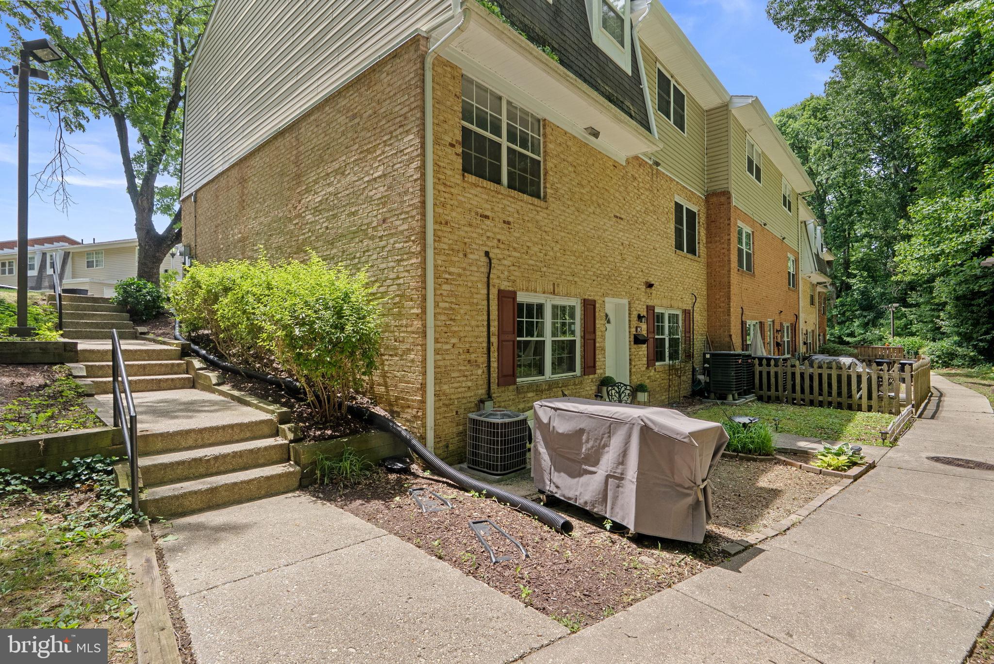 19 HERITAGE COURT C