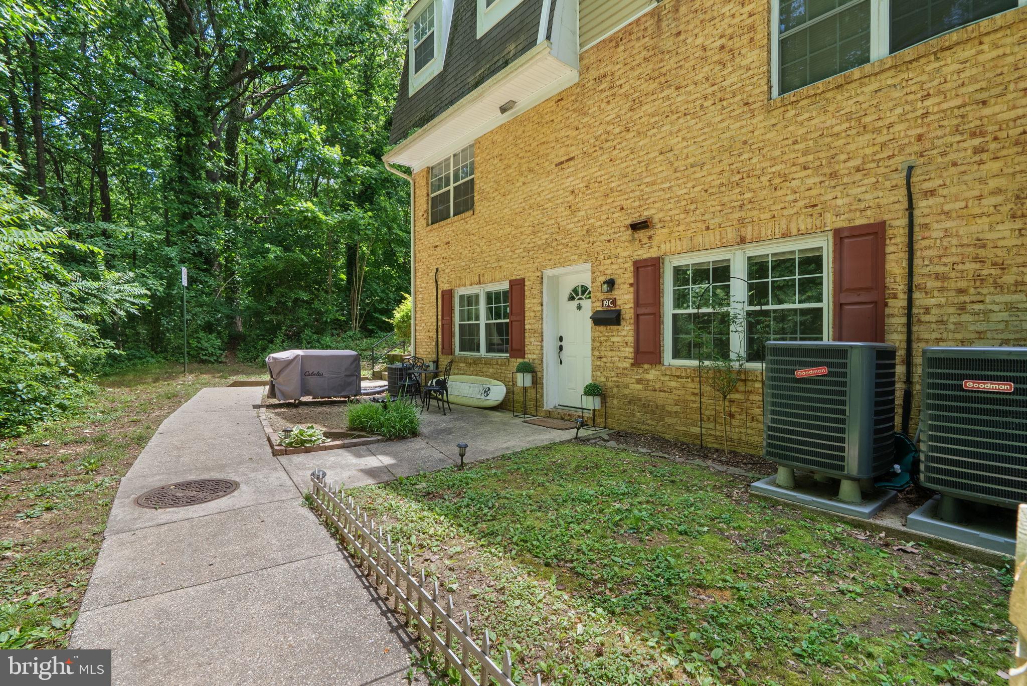 19 HERITAGE COURT C