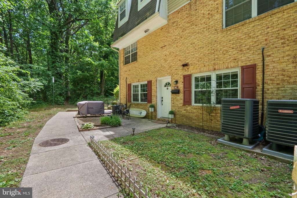 19 HERITAGE COURT C