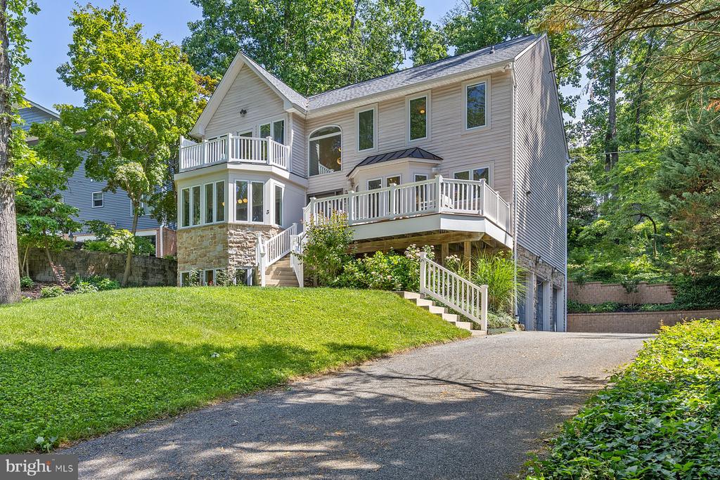 3 WEST LANE