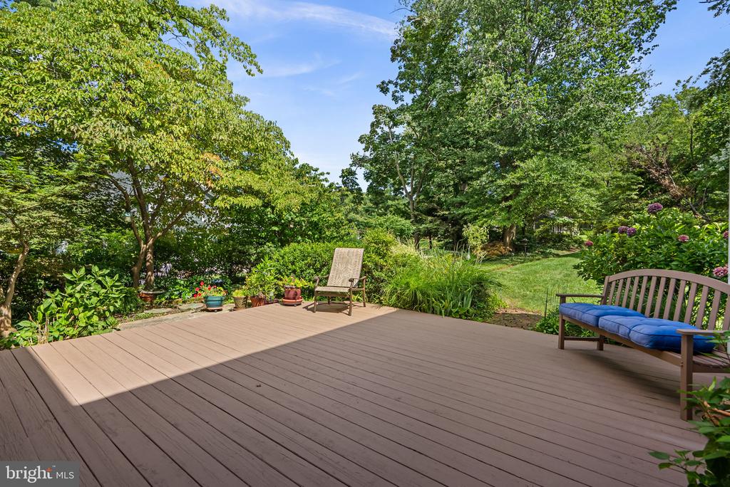 651 MAGOTHY VIEW DRIVE