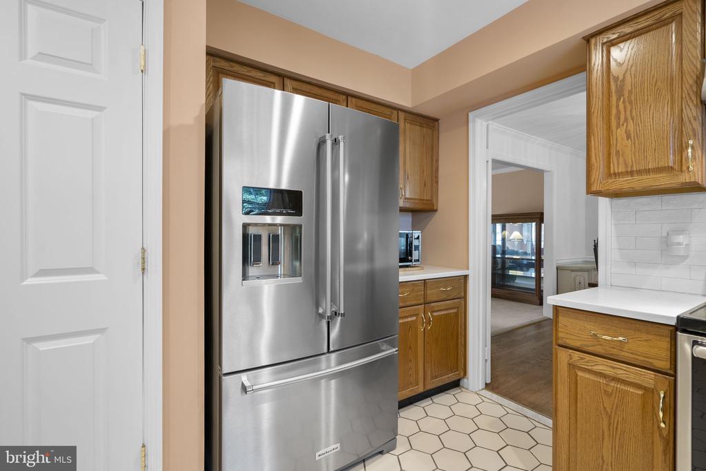651 MAGOTHY VIEW DRIVE