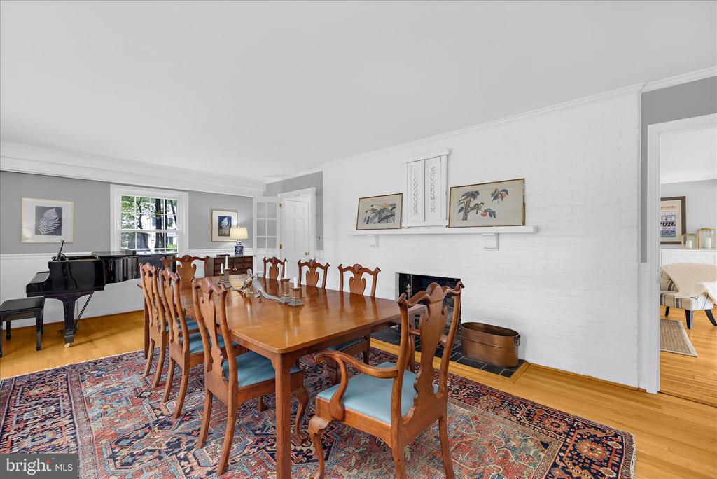 305 SAINT IVES DRIVE