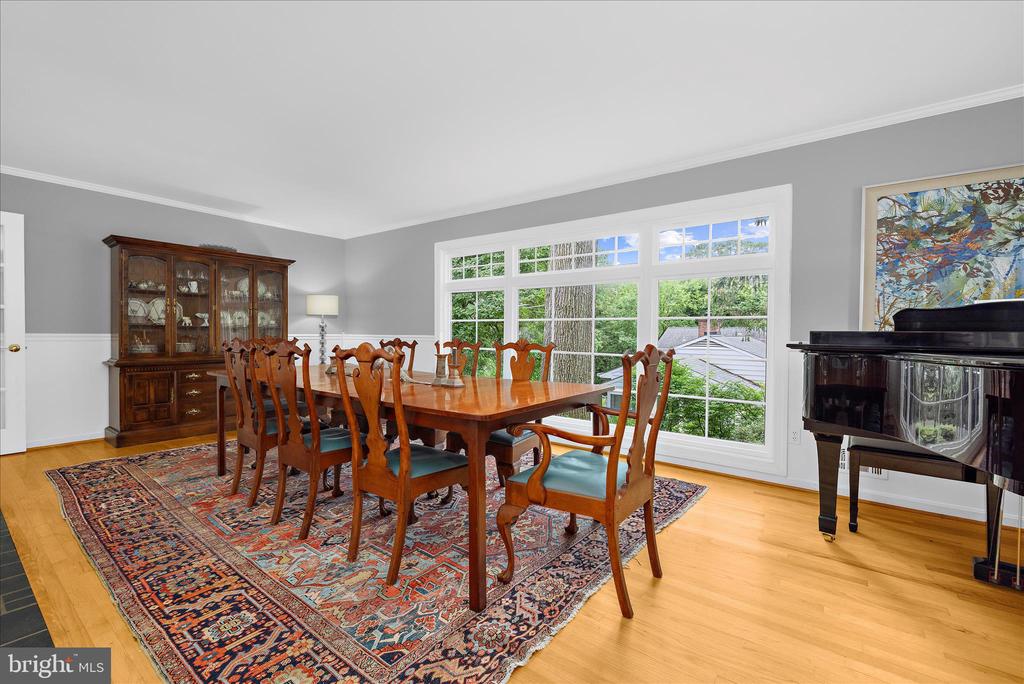 305 SAINT IVES DRIVE