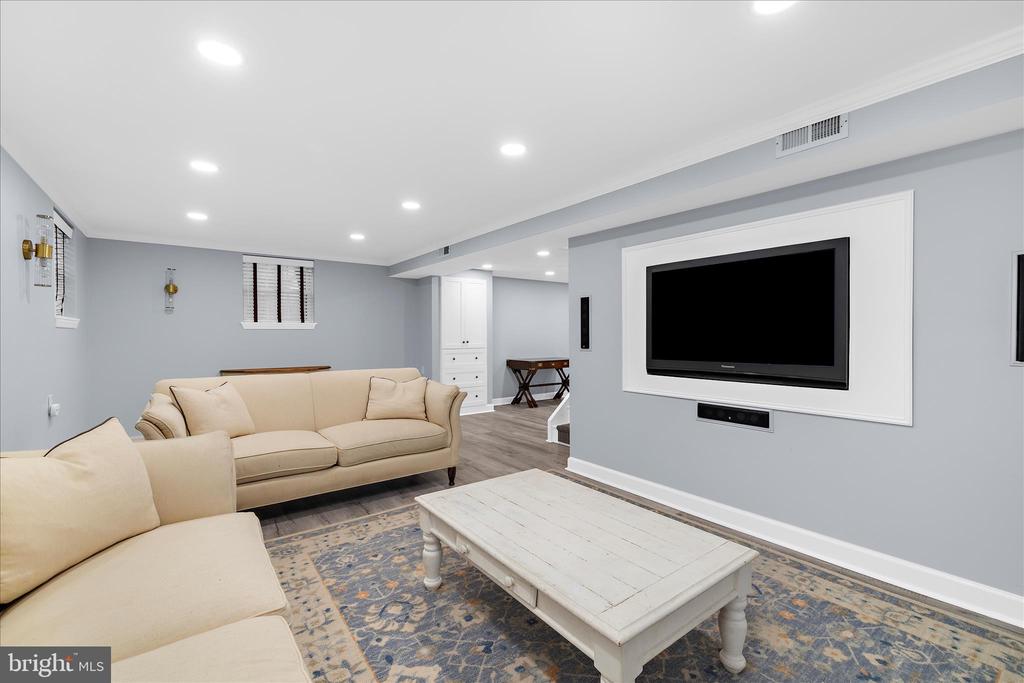 305 SAINT IVES DRIVE