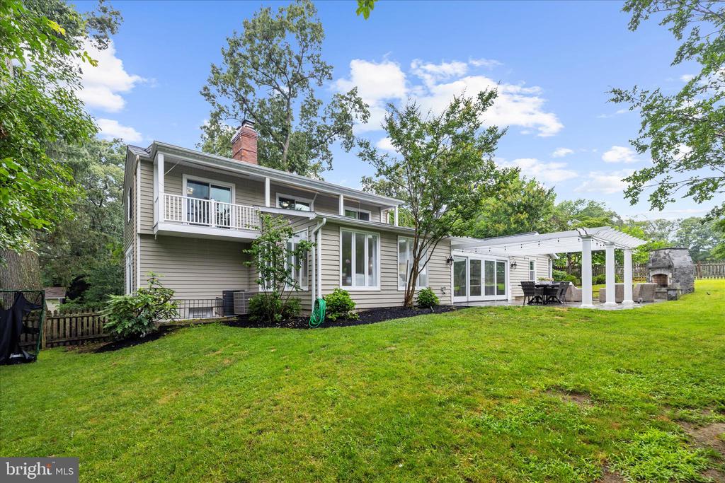 305 SAINT IVES DRIVE