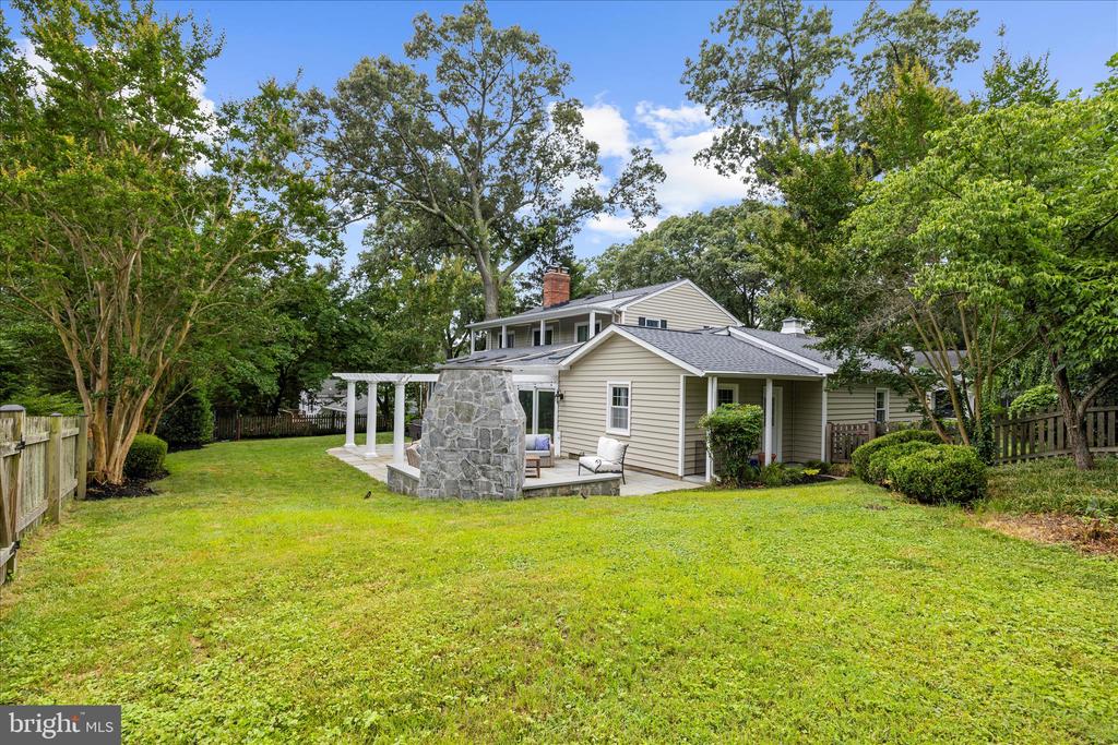 305 SAINT IVES DRIVE
