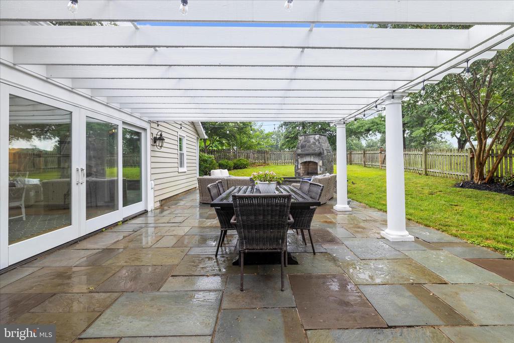 305 SAINT IVES DRIVE