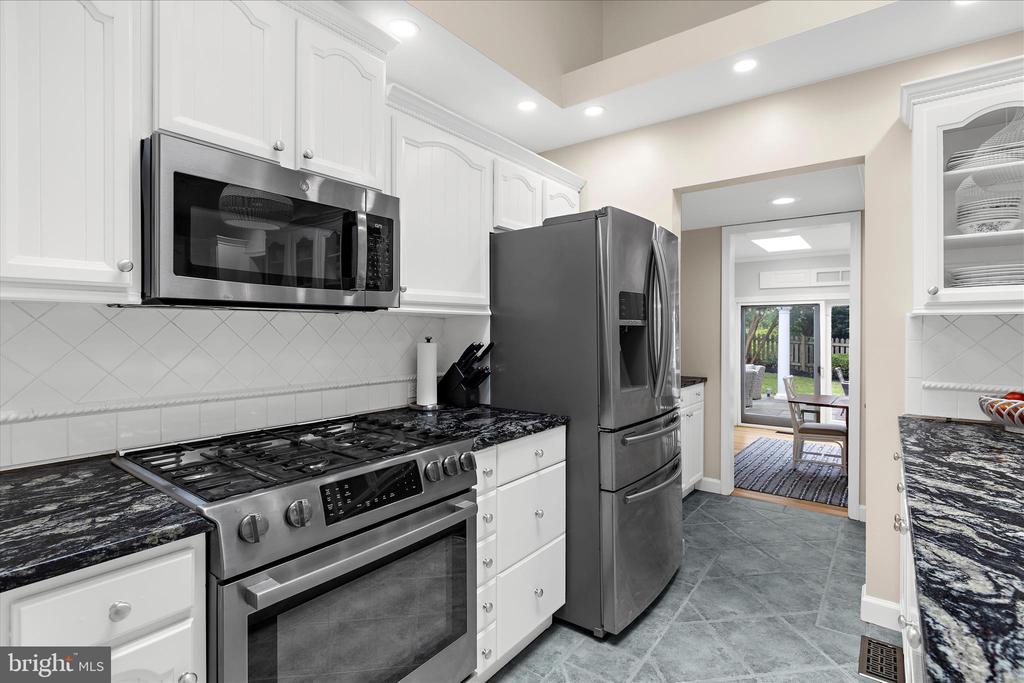 305 SAINT IVES DRIVE