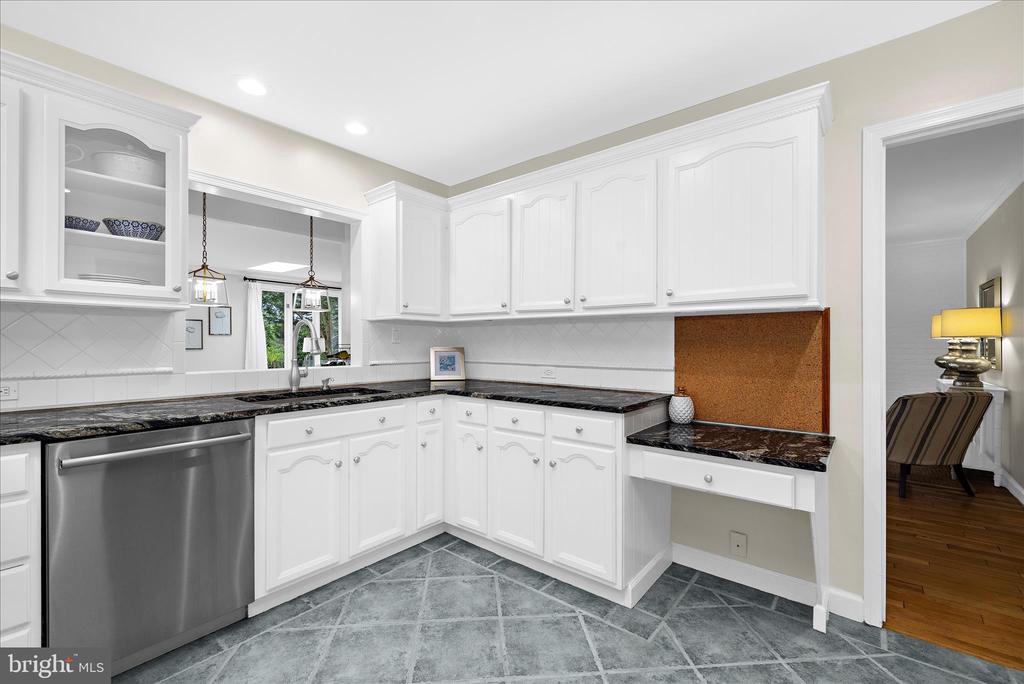 305 SAINT IVES DRIVE