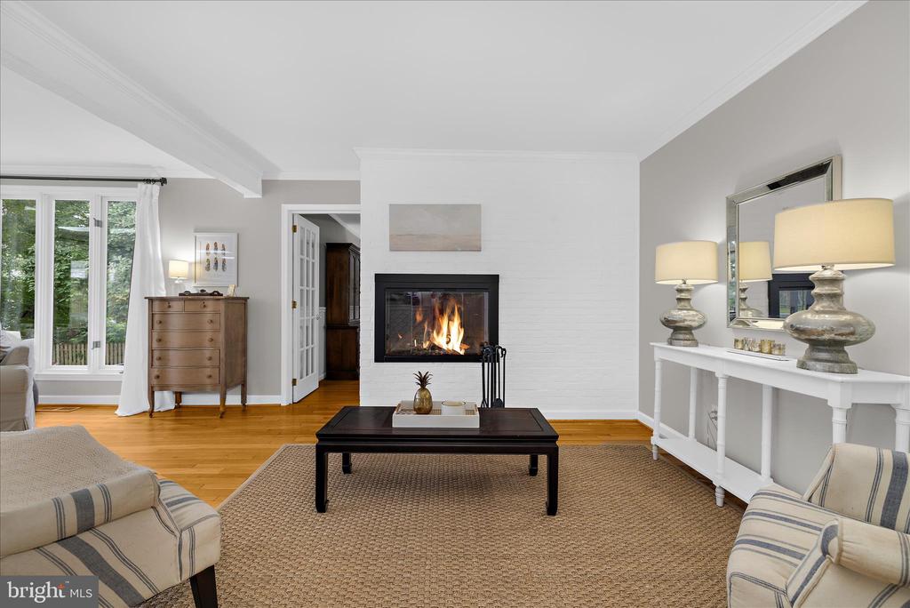 305 SAINT IVES DRIVE