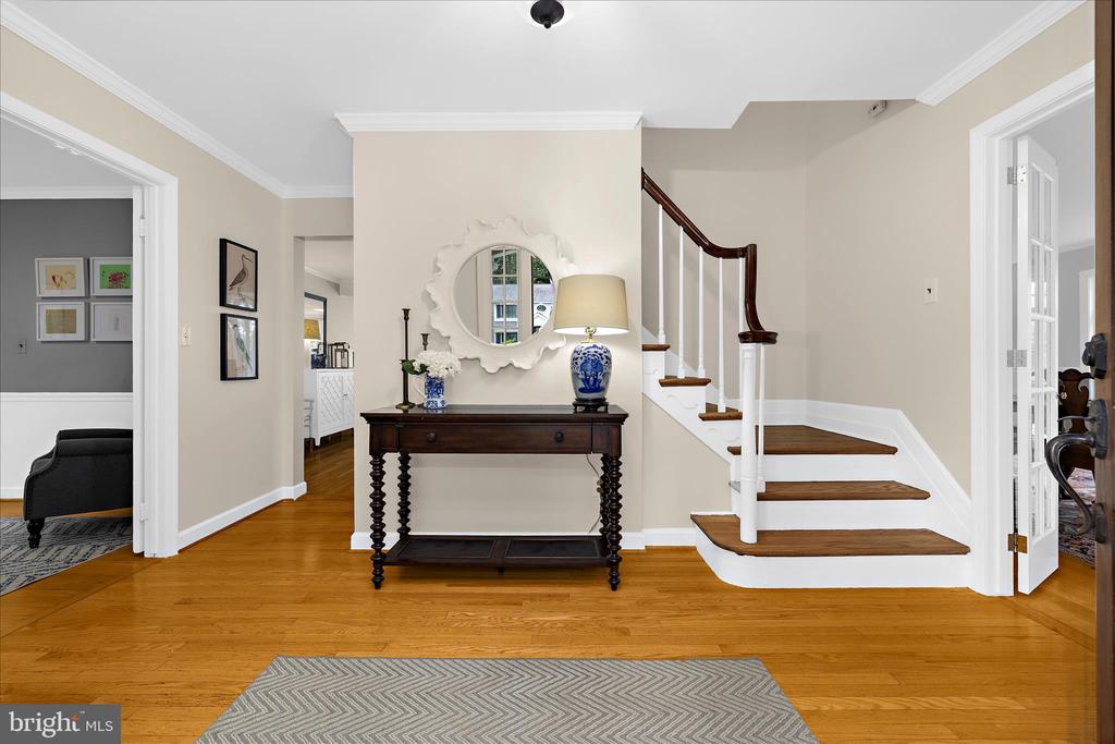 305 SAINT IVES DRIVE