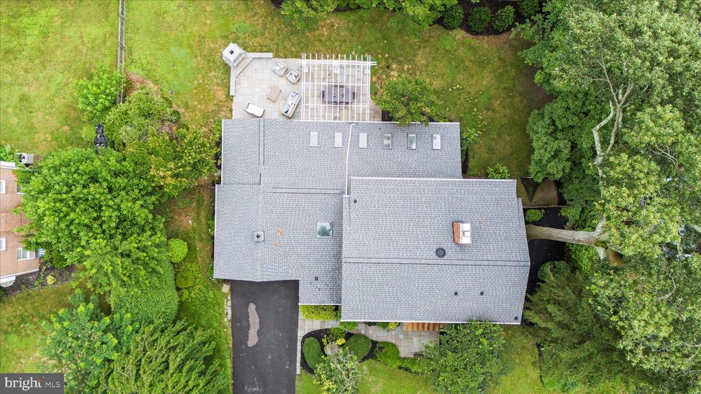 305 SAINT IVES DRIVE