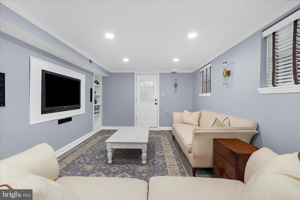 305 SAINT IVES DRIVE
