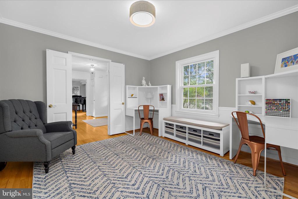 305 SAINT IVES DRIVE