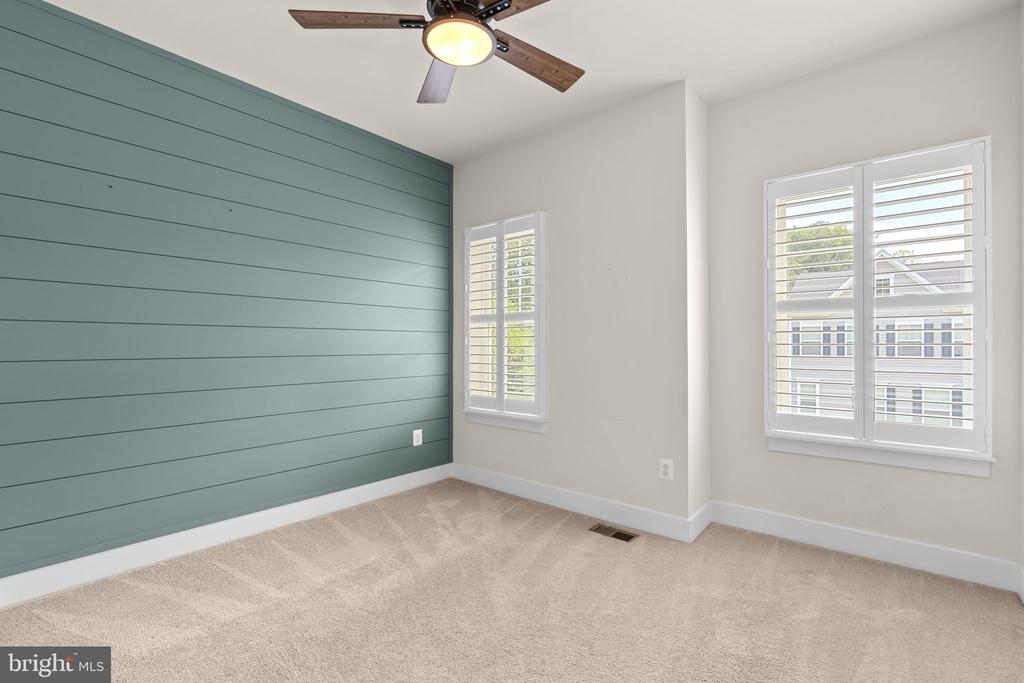 1203 HICKORY HILL CIRCLE