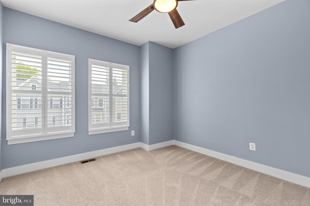 1203 HICKORY HILL CIRCLE
