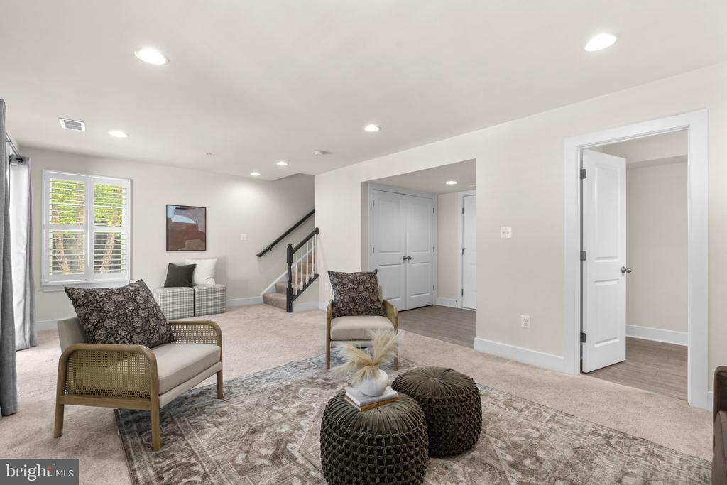 1203 HICKORY HILL CIRCLE