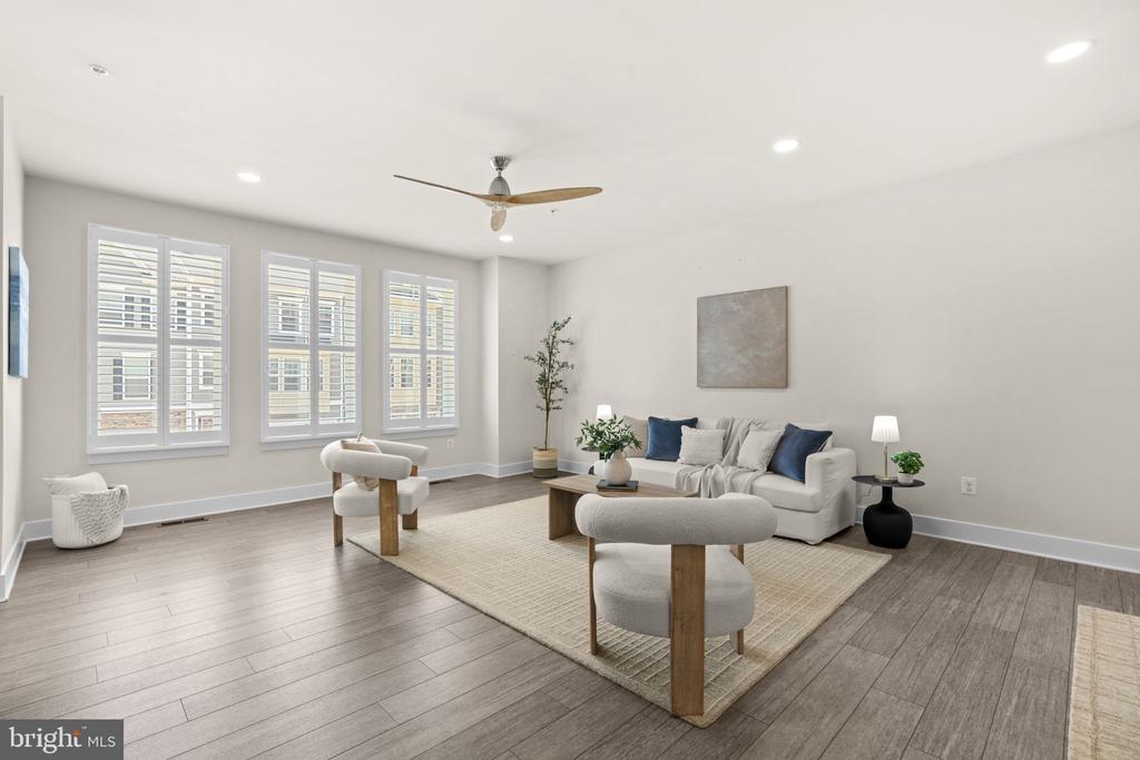 1203 HICKORY HILL CIRCLE