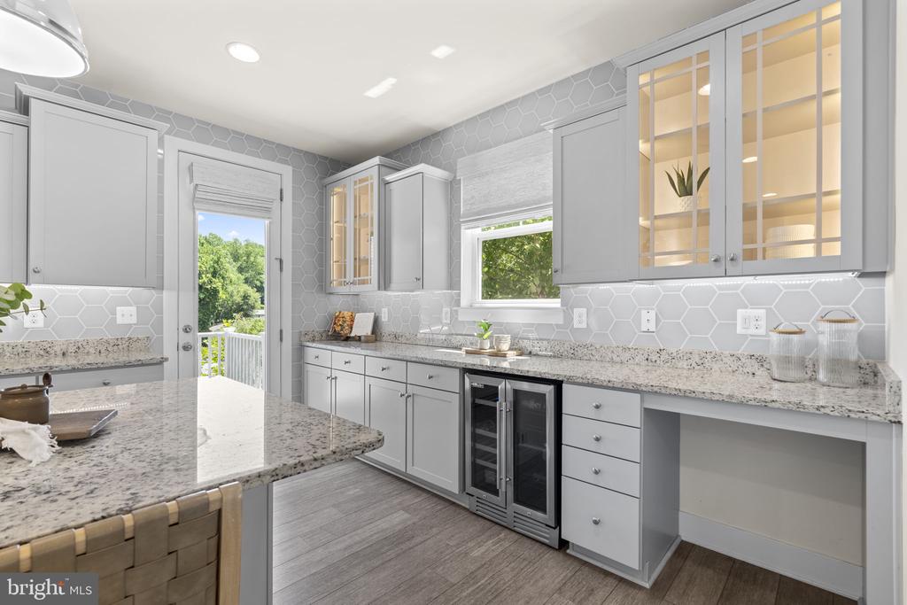1203 HICKORY HILL CIRCLE