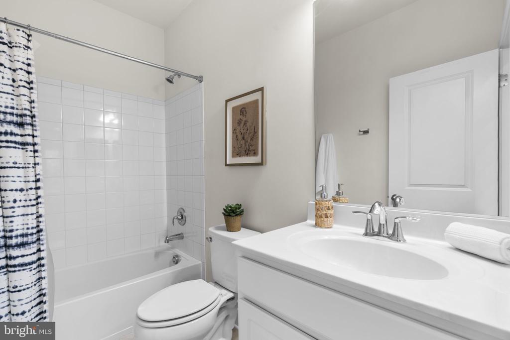 1203 HICKORY HILL CIRCLE