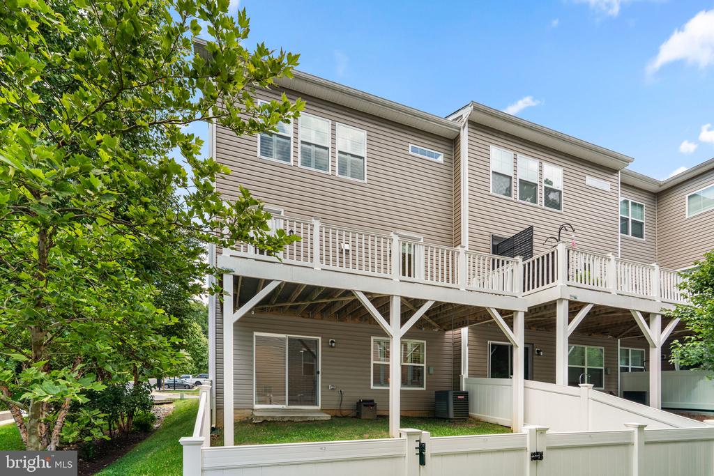 1203 HICKORY HILL CIRCLE