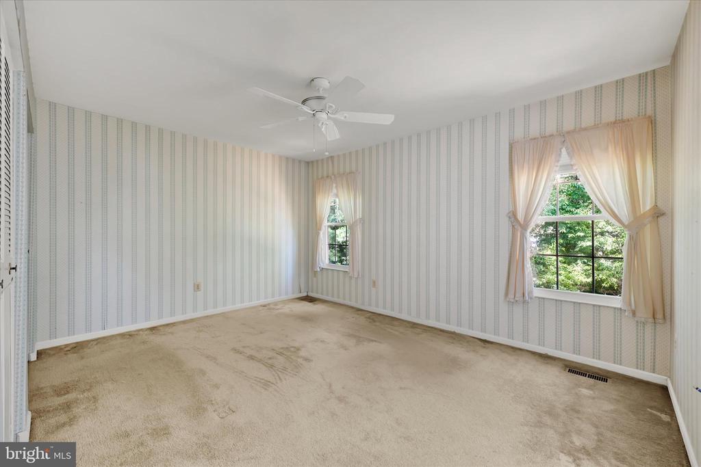 268 SHAKESPEARE DRIVE