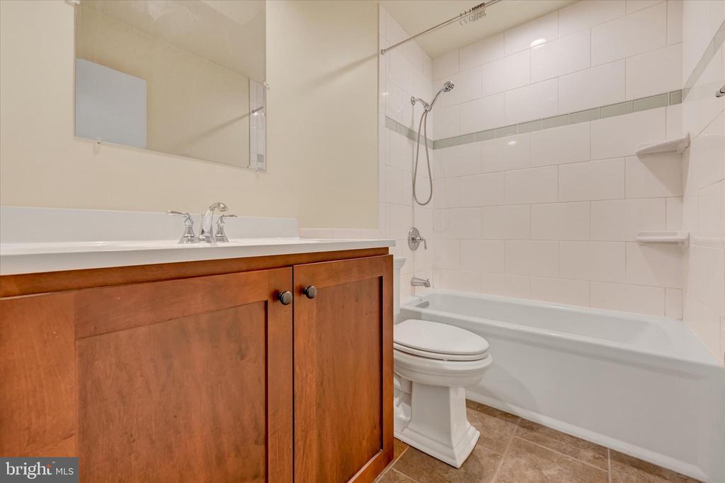268 SHAKESPEARE DRIVE