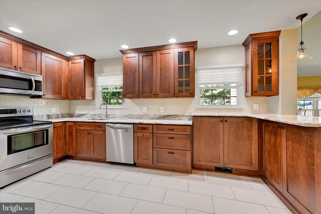 268 SHAKESPEARE DRIVE