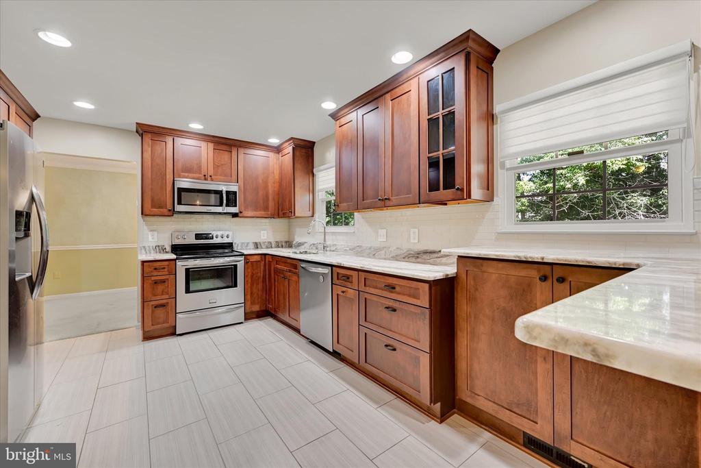 268 SHAKESPEARE DRIVE