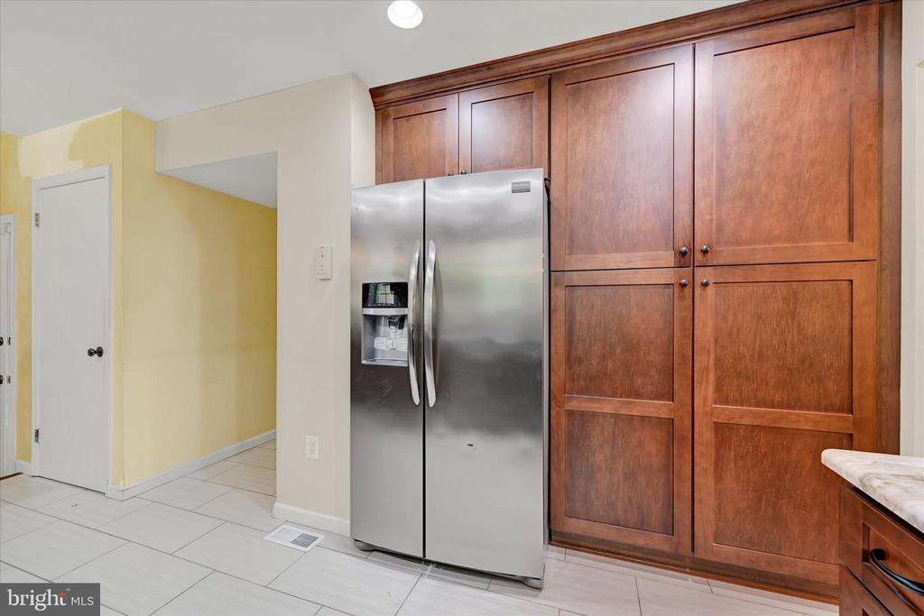 268 SHAKESPEARE DRIVE