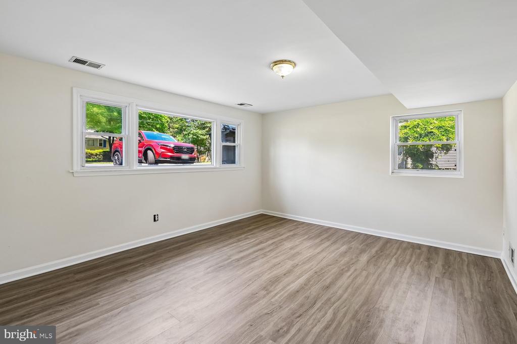 7879 ELIZABETH ROAD
