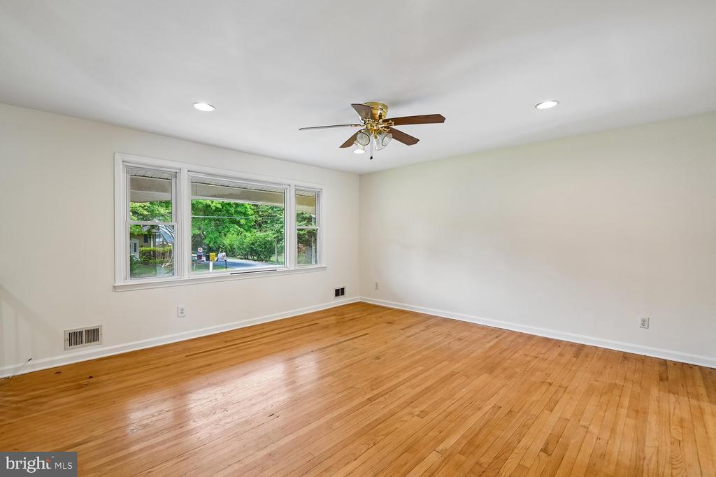7879 ELIZABETH ROAD