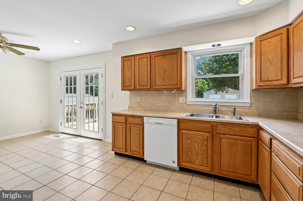 7879 ELIZABETH ROAD