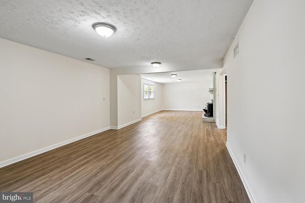 7879 ELIZABETH ROAD