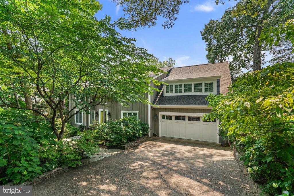 202 SEVERN RIVER ROAD