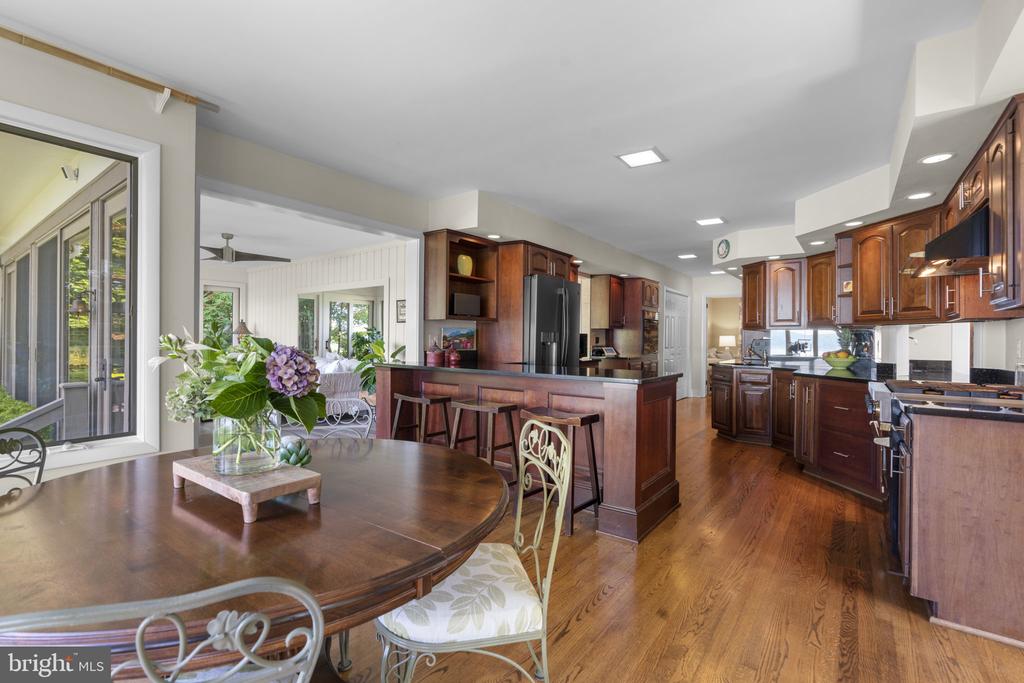 202 SEVERN RIVER ROAD